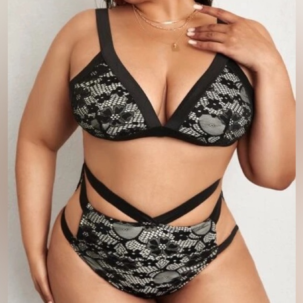 Plus size lace overlay cut-out triangle bikini swimsuit
